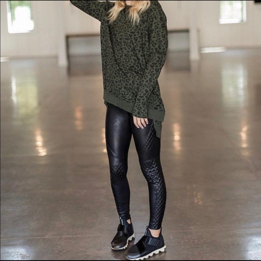 NWT FAUX LEATHER GUILTED LEGGINGS - Picture 2 of 8